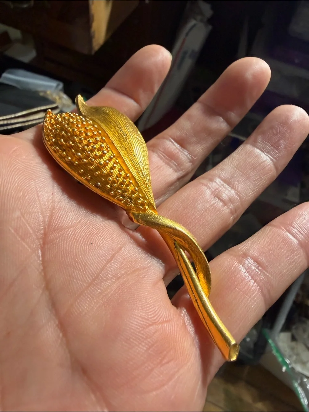 Vintage Gold Tone Leaf Brooch